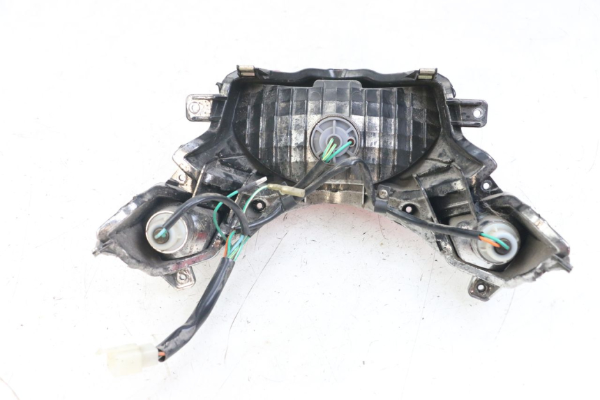 photo de LAMPA TYLNA SYM ORBIT III 3 4T 50 (2018 - 2021) - Stan powierzchni