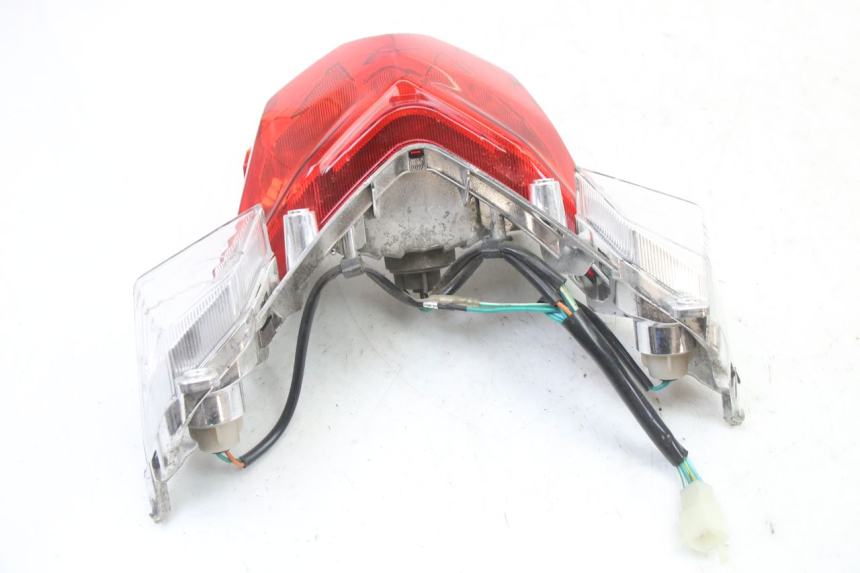 photo de LAMPA TYLNA SYM ORBIT III 3 4T 50 (2021 - 2025) - Stan powierzchni