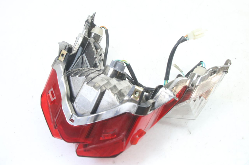 photo de LAMPA TYLNA SYM ORBIT III 3 4T 50 (2021 - 2025) - Oznaczenia i referencje