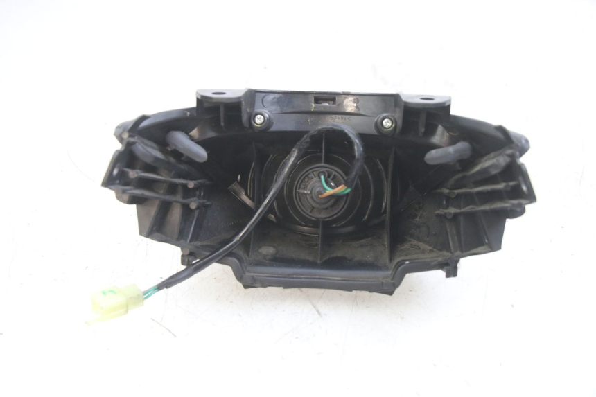 photo de LAMPA TYLNA HONDA PCX (JF47) 125 (2012 - 2013) - Zoom stanu zużycia