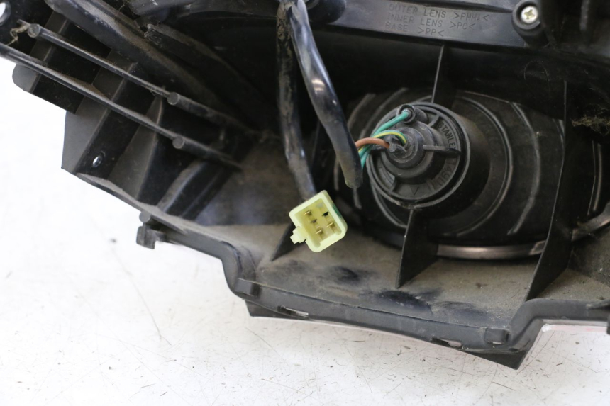 photo de LAMPA TYLNA HONDA PCX (JF47) 125 (2012 - 2013) - Zoom stanu zużycia