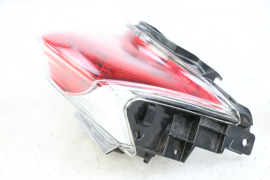 photo de LAMPA TYLNA HONDA PCX (JF47) 125 (2012 - 2013) - Punkty mocowania