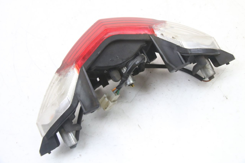 photo de LAMPA TYLNA PEUGEOT KISBEE 4T 50 (2018 - 2022) - Zbliżenie techniczne