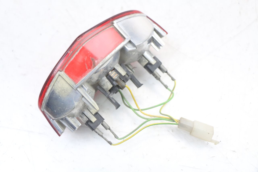 photo de LAMPA TYLNA PEUGEOT LUDIX 50 (2005 - 2007) - Zbliżenie techniczne