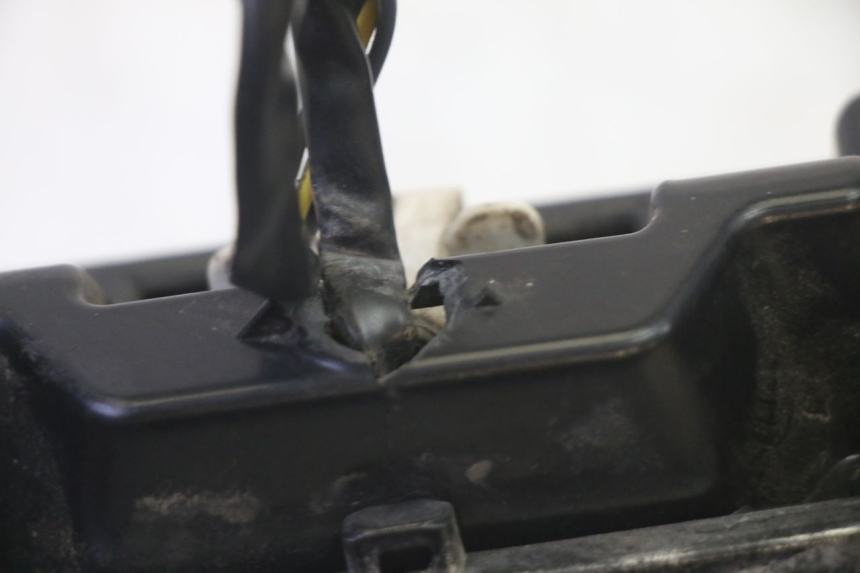 photo de LAMPA TYLNA RIDE RACE 2T 50 (2012 - 2017) - Punkty mocowania