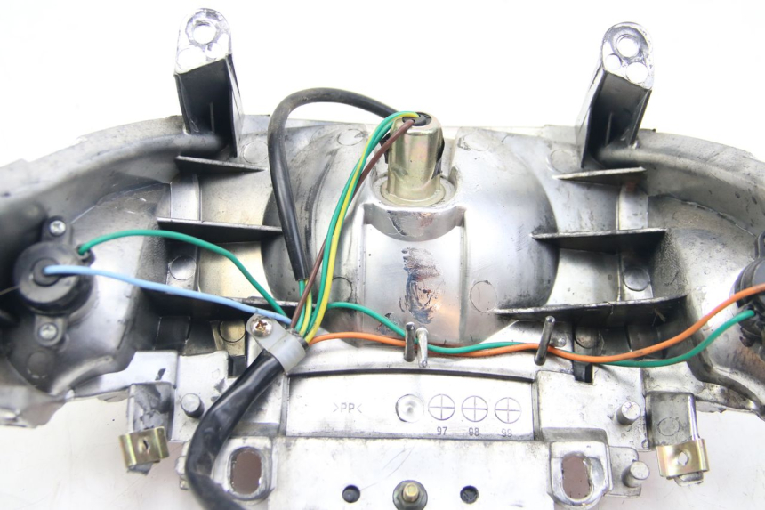 photo de LAMPA TYLNA TNT MOTOR ROMA 10' 4T 50 (2019 - 2022) - Widok ogólny