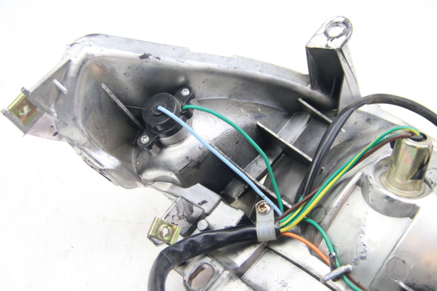 photo de LAMPA TYLNA TNT MOTOR ROMA 10' 4T 50 (2019 - 2022) - Stan powierzchni