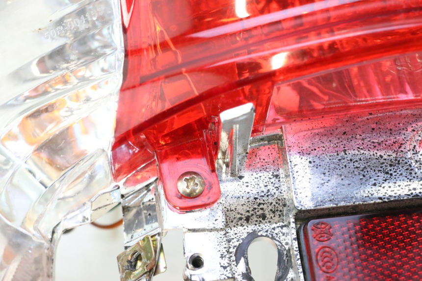 photo de LAMPA TYLNA TNT MOTOR ROMA 12' 2T 50 (2007 - 2018) - Zoom stanu zużycia