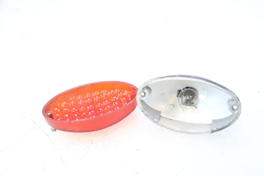 photo de ŚWIATŁO TYLNE MZ RT 125 (2000 - 2008) - Zbliżenie techniczne