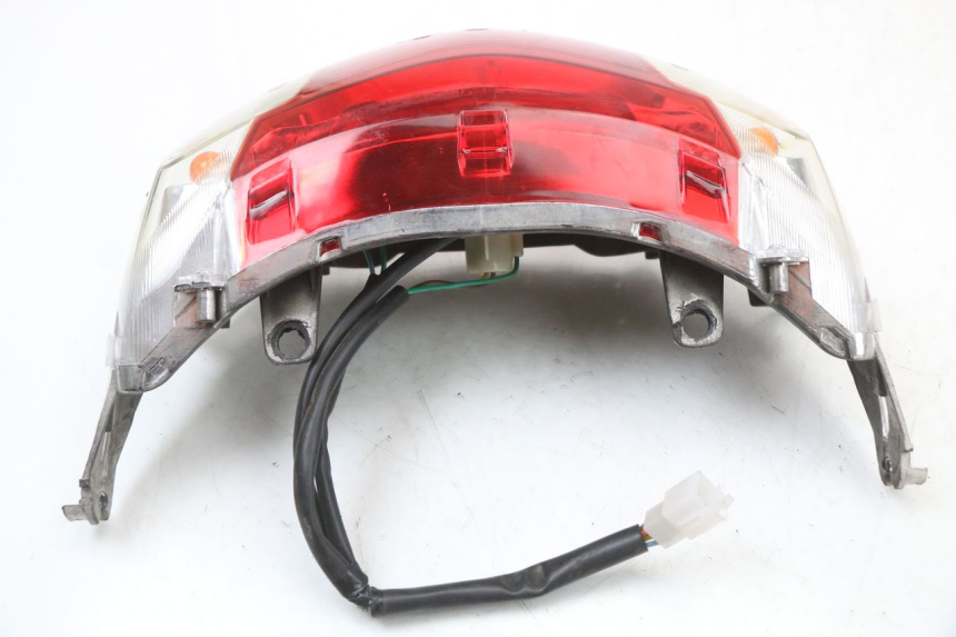 photo de LAMPA TYLNA JM MOTORS SANTANA 50 (2014 - 2023) - Zbliżenie techniczne