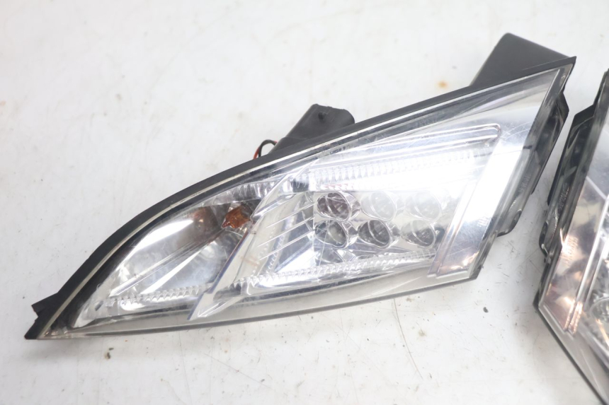 photo de ŚWIATŁO TYLNE PEUGEOT SATELIS 125 (2013 - 2018) - Zoom stanu zużycia