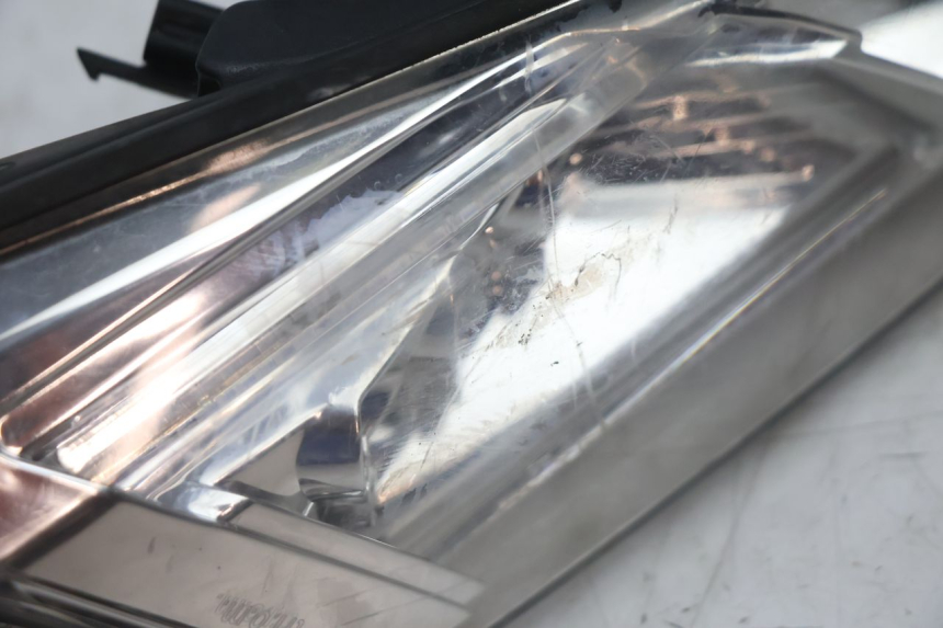 photo de ŚWIATŁO TYLNE PEUGEOT SATELIS 125 (2013 - 2018) - Widok ogólny