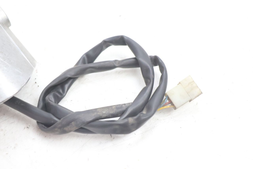 photo de LAMPA TYLNA APRILIA SCARABEO GT 125 (1999 - 2007) - Stan powierzchni