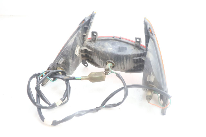 photo de LAMPA TYLNA HONDA SCV LEAD 100 (2003 - 2007) - Zbliżenie techniczne