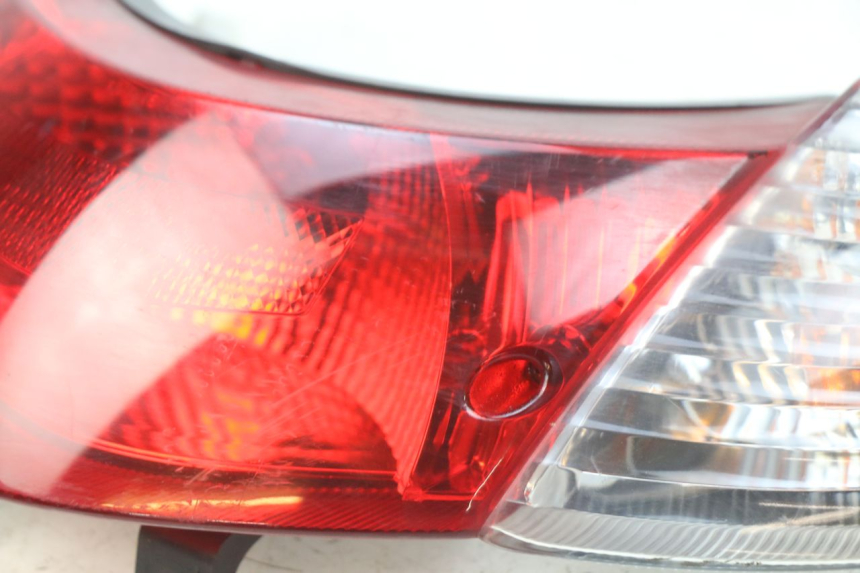 photo de LAMPA TYLNA SUZUKI SIXTEEN 125 (2008 - 2010) - Zoom stanu zużycia