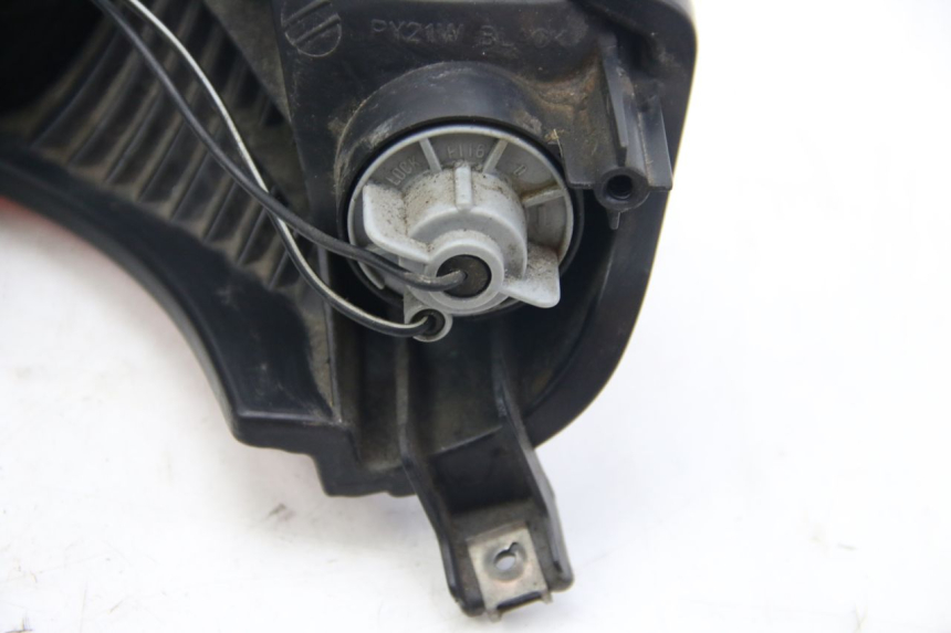 photo de LAMPA TYLNA SUZUKI SIXTEEN 125 (2008 - 2010) - Punkty mocowania