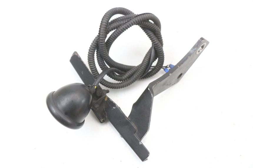 photo de LAMPA TYLNA HARLEY DAVIDSON SPORTSTER XL CUSTOM 1200 (2003 - 2004) - Inny kąt widzenia