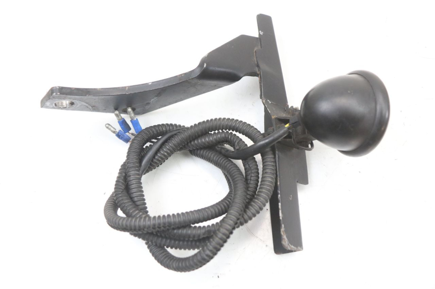 photo de LAMPA TYLNA HARLEY DAVIDSON SPORTSTER XL CUSTOM 1200 (2003 - 2004) - Zbliżenie techniczne