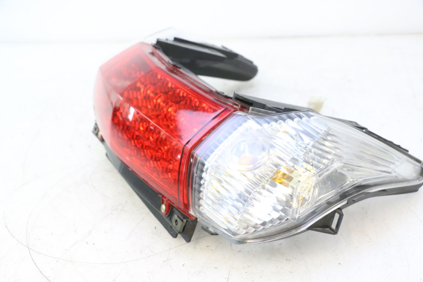 photo de LAMPA TYLNA RAZZO STEED 125 (2012 - 2018) - Szczegóły charakterystyczne