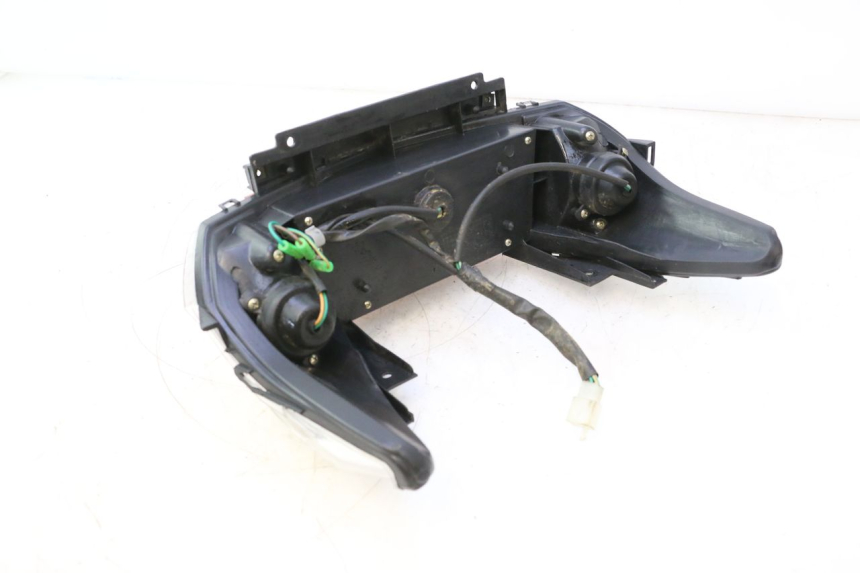 photo de LAMPA TYLNA RAZZO STEED 125 (2012 - 2018) - Punkty mocowania