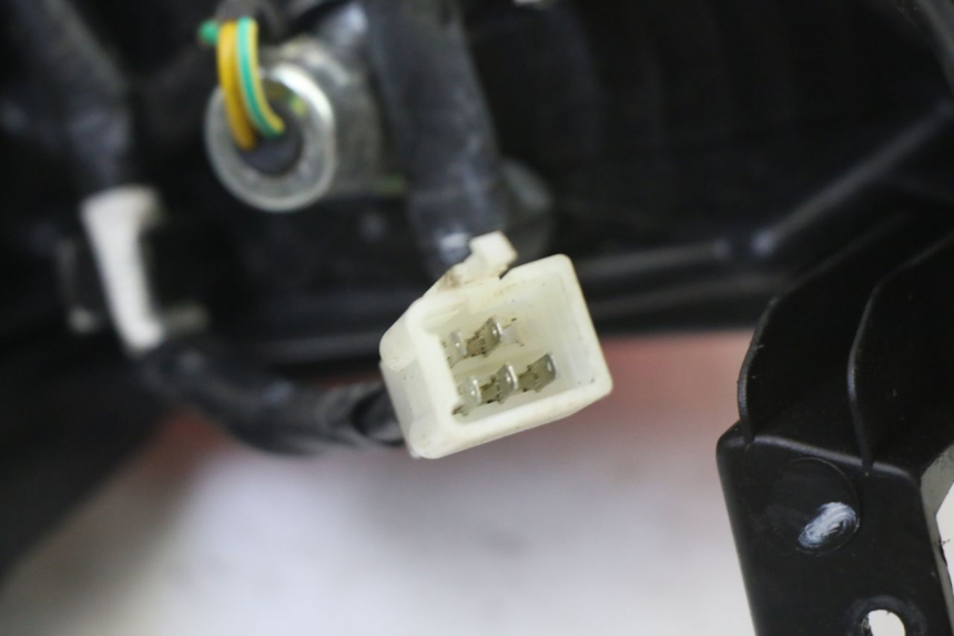 photo de LAMPA TYLNA PEUGEOT STREETZONE I 2T 50 (2018 - 2020) - Część sprawdzona