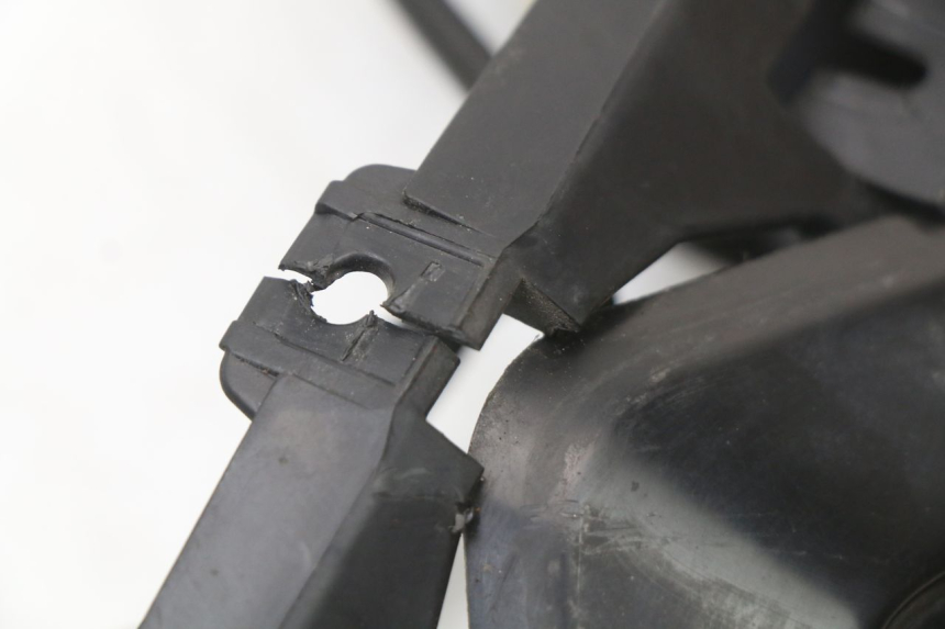 photo de LAMPA TYLNA KYMCO SUPER 8 4T 50 (2021 - 2024) - Punkty mocowania