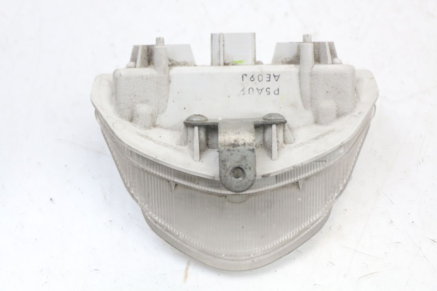 photo de LAMPA TYLNA SUZUKI GSR 750 (2011 - 2017) - Zbliżenie techniczne