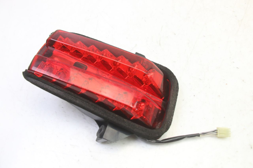 photo de LAMPA TYLNA SUZUKI SV S 650 (2003 - 2009) - Inny kąt widzenia