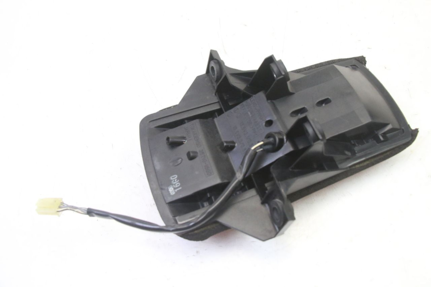 photo de LAMPA TYLNA SUZUKI SV S 650 (2003 - 2009) - Zbliżenie techniczne