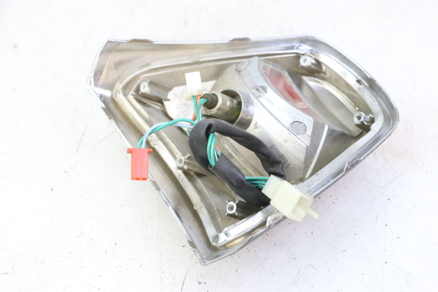 photo de LAMPA TYLNA SYM FIDDLE 3 III 50 (2014 - 2020) - Zoom stanu zużycia