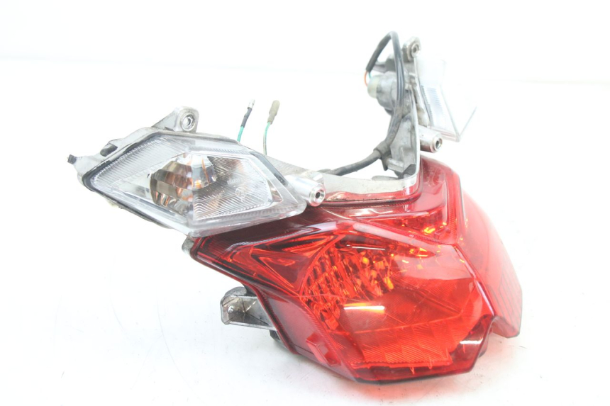 photo de LAMPA TYLNA SYM ORBIT III 3 4T 50 (2018 - 2021) - Zoom stanu zużycia