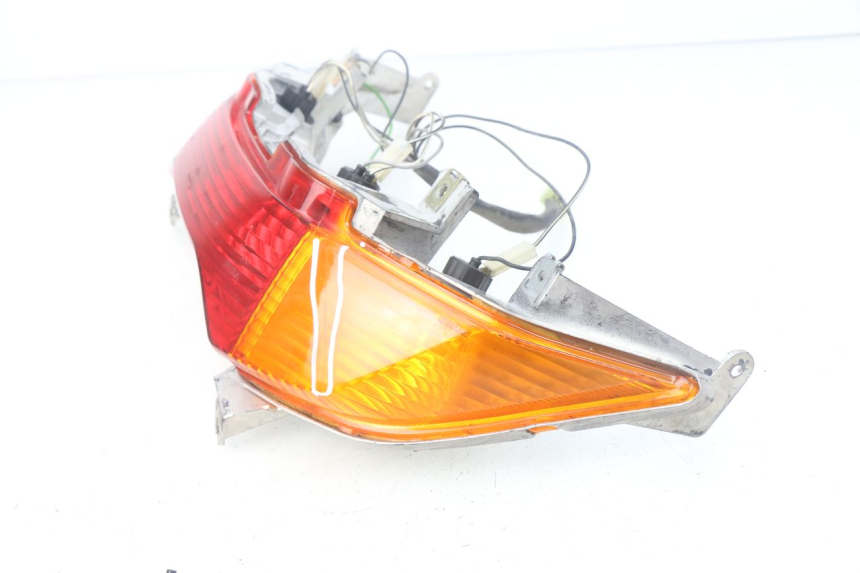 photo de LAMPA TYLNA SUZUKI UH BURGMAN 125 (2002 - 2006) - Zoom stanu zużycia