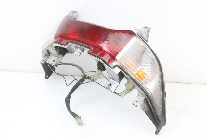 photo de LAMPA TYLNA SUZUKI UH BURGMAN 125 (2002 - 2006) - Zoom stanu zużycia