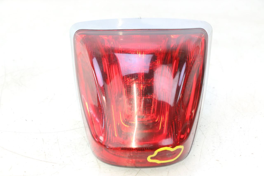 photo de LAMPA TYLNA PIAGGIO VESPA PRIMAVERA 2T 50 (2013 - 2018) - Widok główny