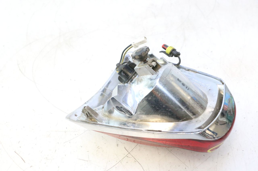 photo de LAMPA TYLNA PIAGGIO VESPA PRIMAVERA 2T 50 (2013 - 2018) - Widok produktu