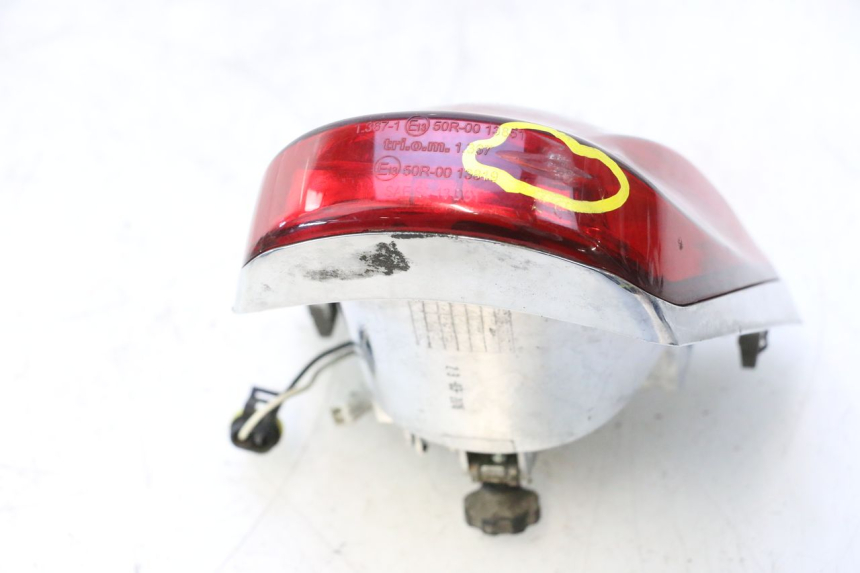 photo de LAMPA TYLNA PIAGGIO VESPA PRIMAVERA 2T 50 (2013 - 2018) - Zdjęcie dodatkowe