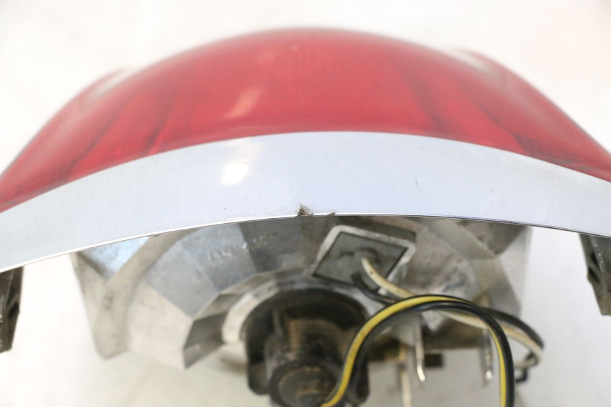 photo de LAMPA TYLNA PIAGGIO VESPA PRIMAVERA 2T 50 (2013 - 2018) - Zoom stanu zużycia