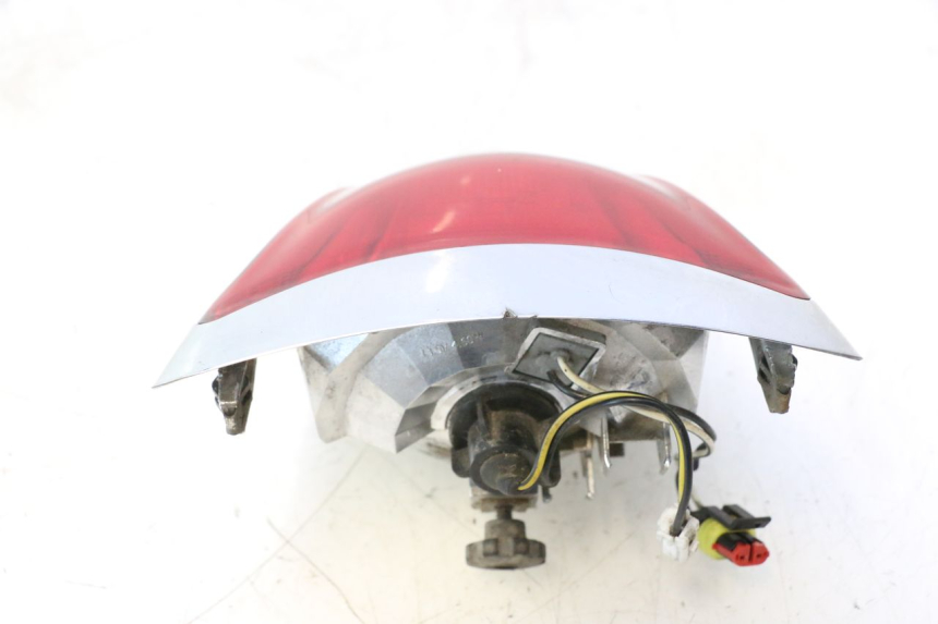photo de LAMPA TYLNA PIAGGIO VESPA PRIMAVERA 2T 50 (2013 - 2018) - Inny kąt widzenia