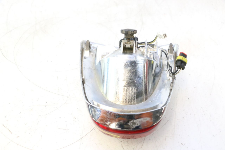 photo de LAMPA TYLNA PIAGGIO VESPA PRIMAVERA 2T 50 (2013 - 2018) - Stan powierzchni
