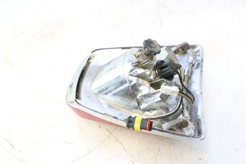 photo de LAMPA TYLNA PIAGGIO VESPA PRIMAVERA 2T 50 (2013 - 2018) - Część sprawdzona