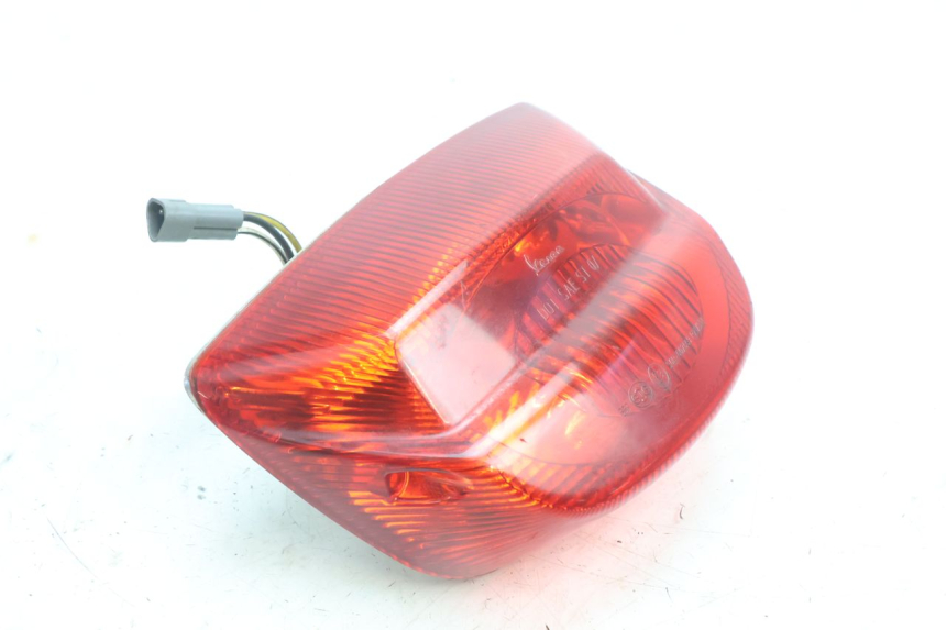 photo de LAMPA TYLNA PIAGGIO VESPA S 2T 50 (2007 - 2014) - Zoom stanu zużycia