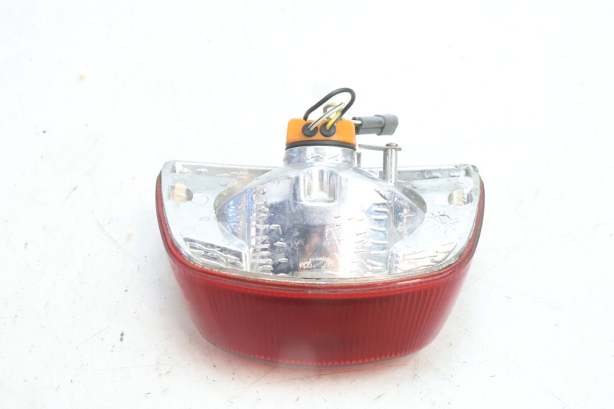 photo de LAMPA TYLNA PIAGGIO VESPA S 2T 50 (2007 - 2014) - Punkty mocowania