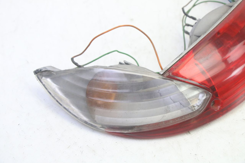 photo de LAMPA TYLNA PEUGEOT VIVACITY 100 (1999 - 2008) - Zoom stanu zużycia