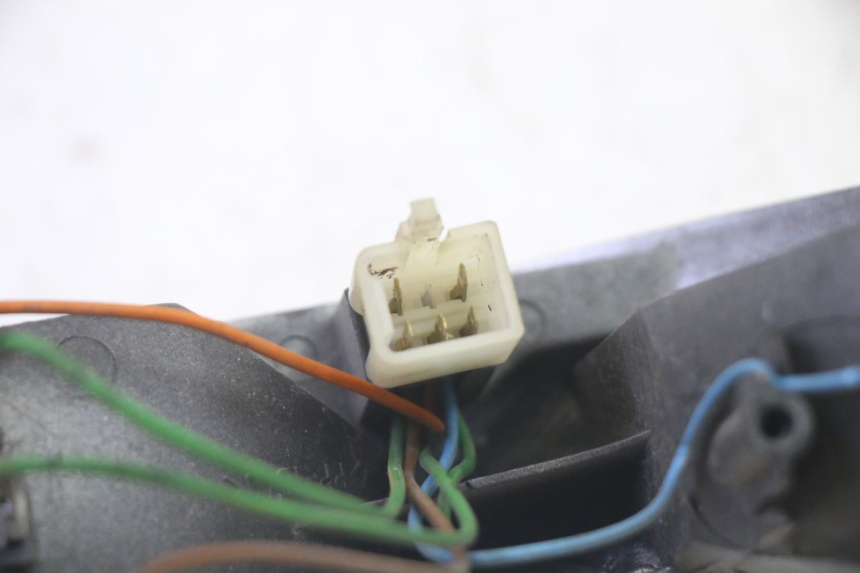 photo de LAMPA TYLNA PEUGEOT VIVACITY 100 (1999 - 2008) - Stan powierzchni