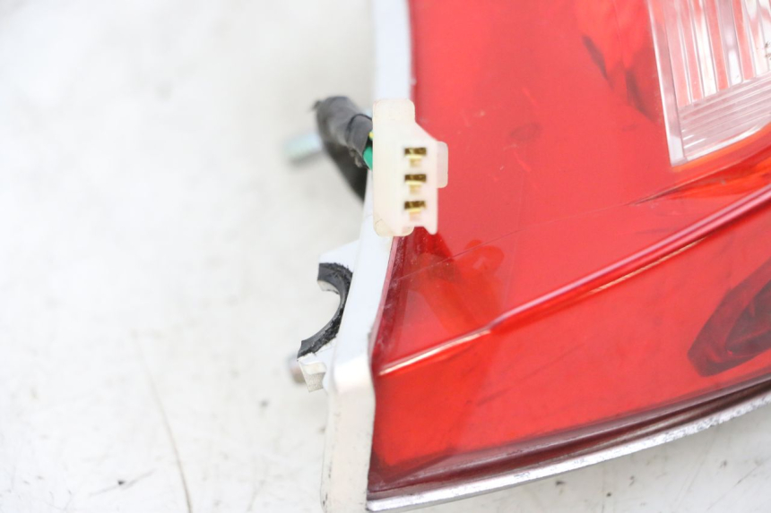 photo de LAMPA TYLNA DAELIM VJ ROADWIN FI 125 (2008 - 2017) - Inny kąt widzenia