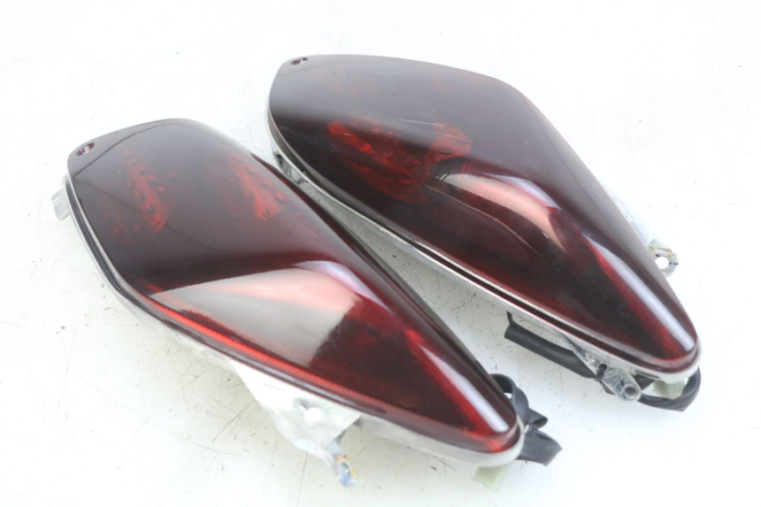 photo de LAMPA TYLNA YAMAHA XMAX X-MAX 125 (2006 - 2009) - Szczegół części