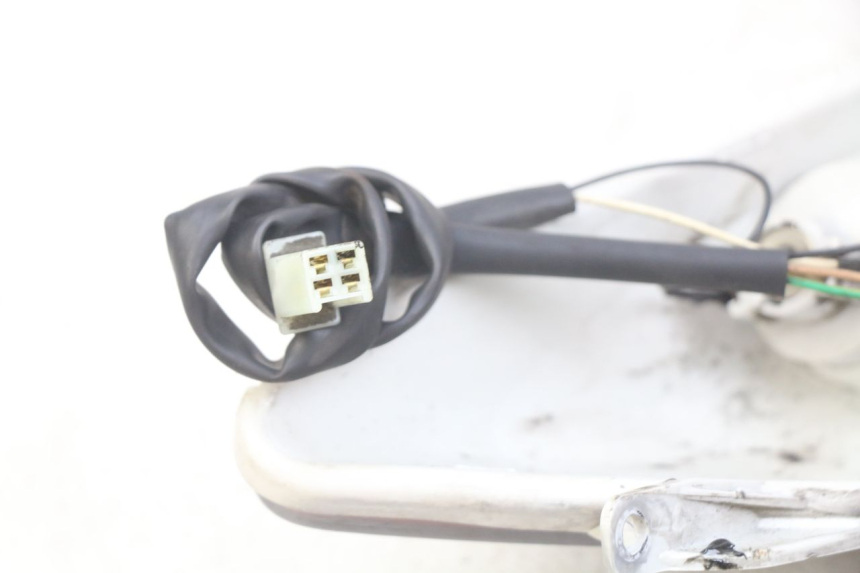 photo de LAMPA TYLNA YAMAHA XMAX X-MAX 125 (2006 - 2009) - Stan powierzchni