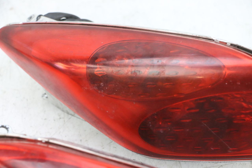 photo de LAMPA TYLNA YAMAHA XMAX X-MAX 125 (2006 - 2009) - Oznaczenia i referencje