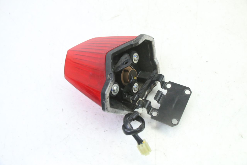 photo de LAMPA TYLNA YAMAHA XJ6 ABS 600 (2008 - 2016) - Zbliżenie techniczne