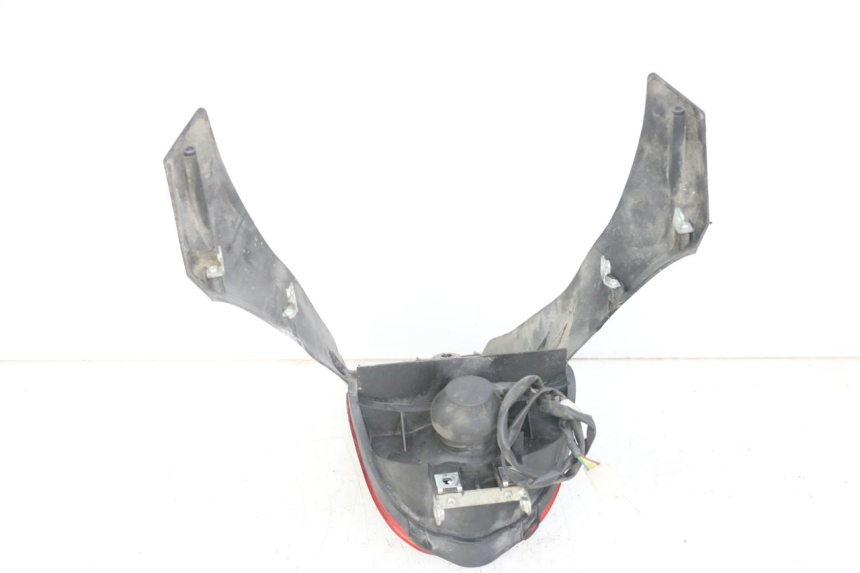 photo de LAMPA TYLNA HONDA XLV VARADERO 125 (2000 - 2006) - Zoom stanu zużycia